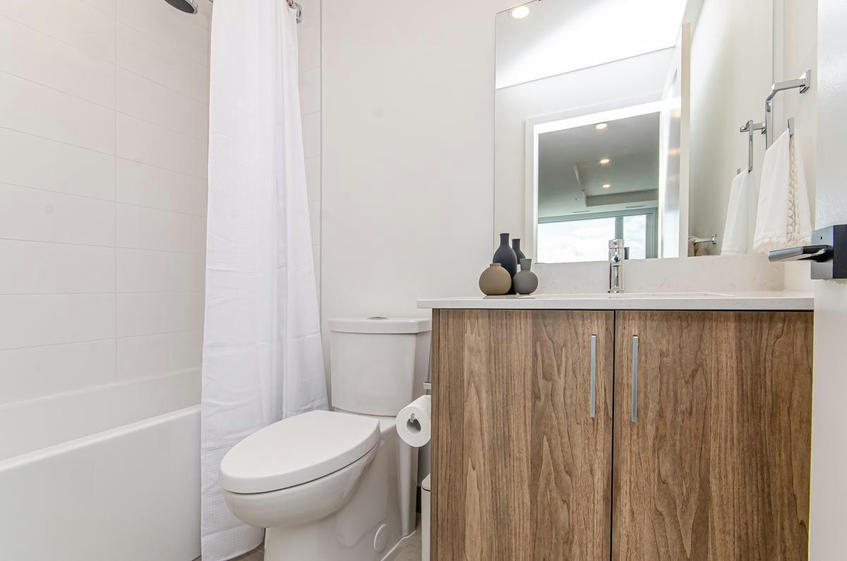 209-398 Roosevelt Avenue, Ottawa, ON, K2A 4J2 - 2