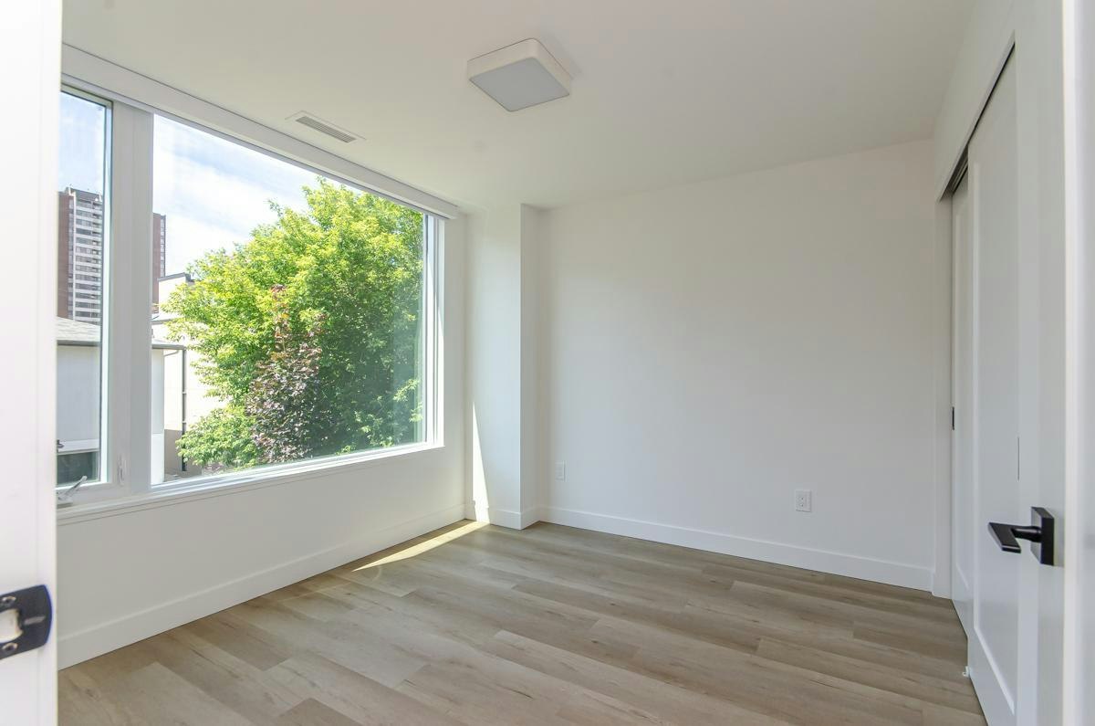 210-398 Roosevelt Avenue, Ottawa, ON, K2A 4J2 - 4