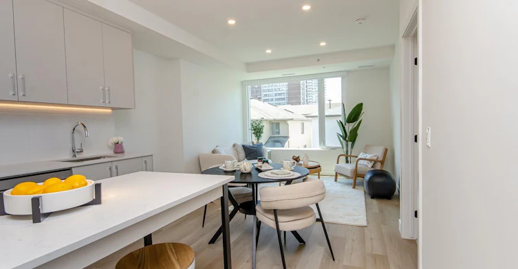 210-398 Roosevelt Avenue, Ottawa, ON, K2A 4J2
