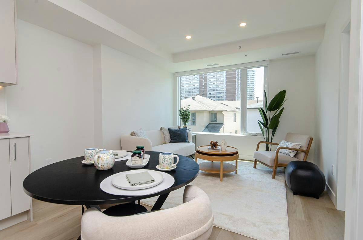 210-398 Roosevelt Avenue, Ottawa, ON, K2A 4J2 - 3