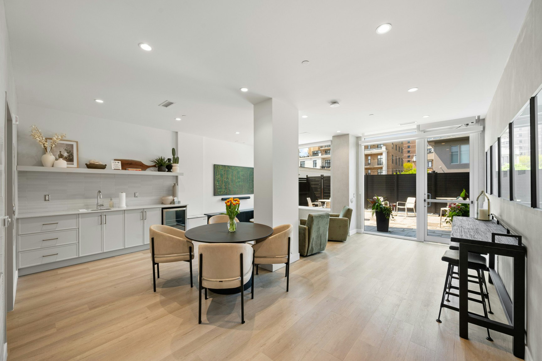 302-398 Roosevelt Avenue, Ottawa, ON, K2A 4J2 - 2