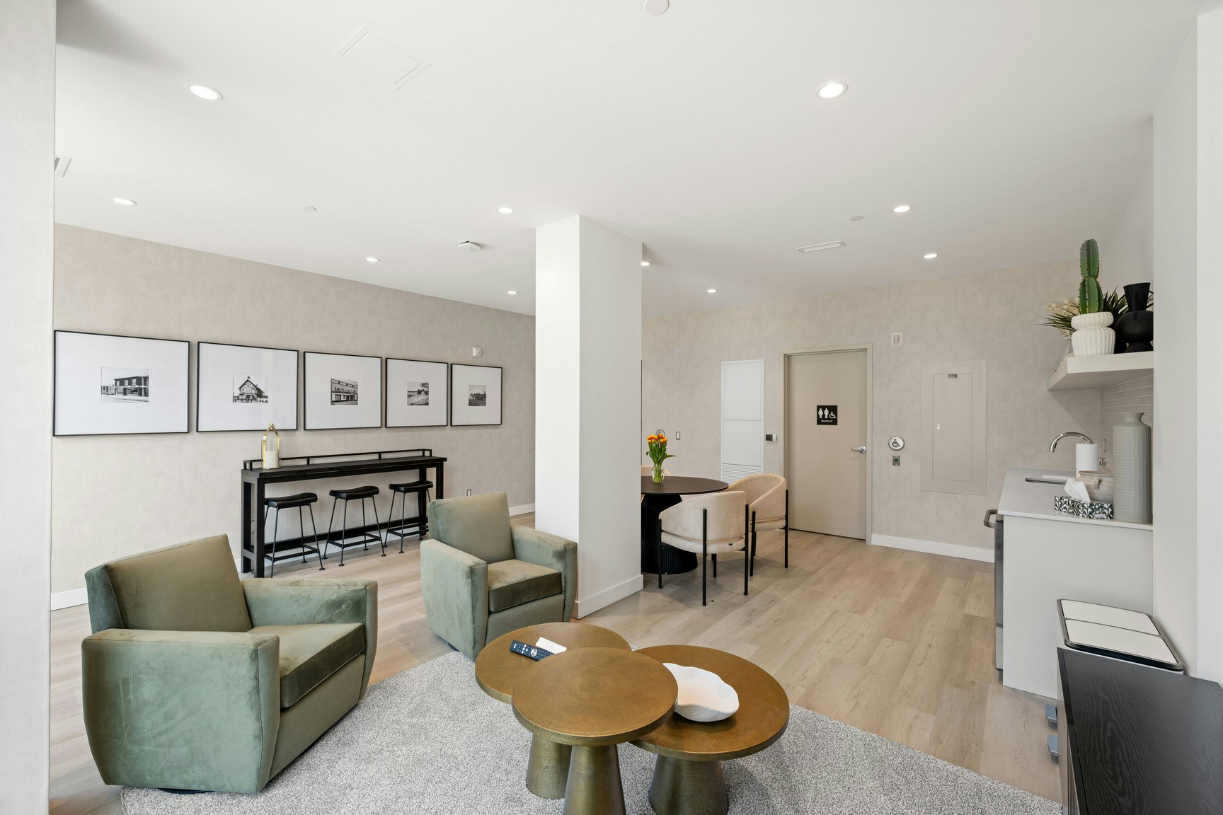 403-398 Roosevelt Avenue, Ottawa, ON, K2A 4J2 - 4