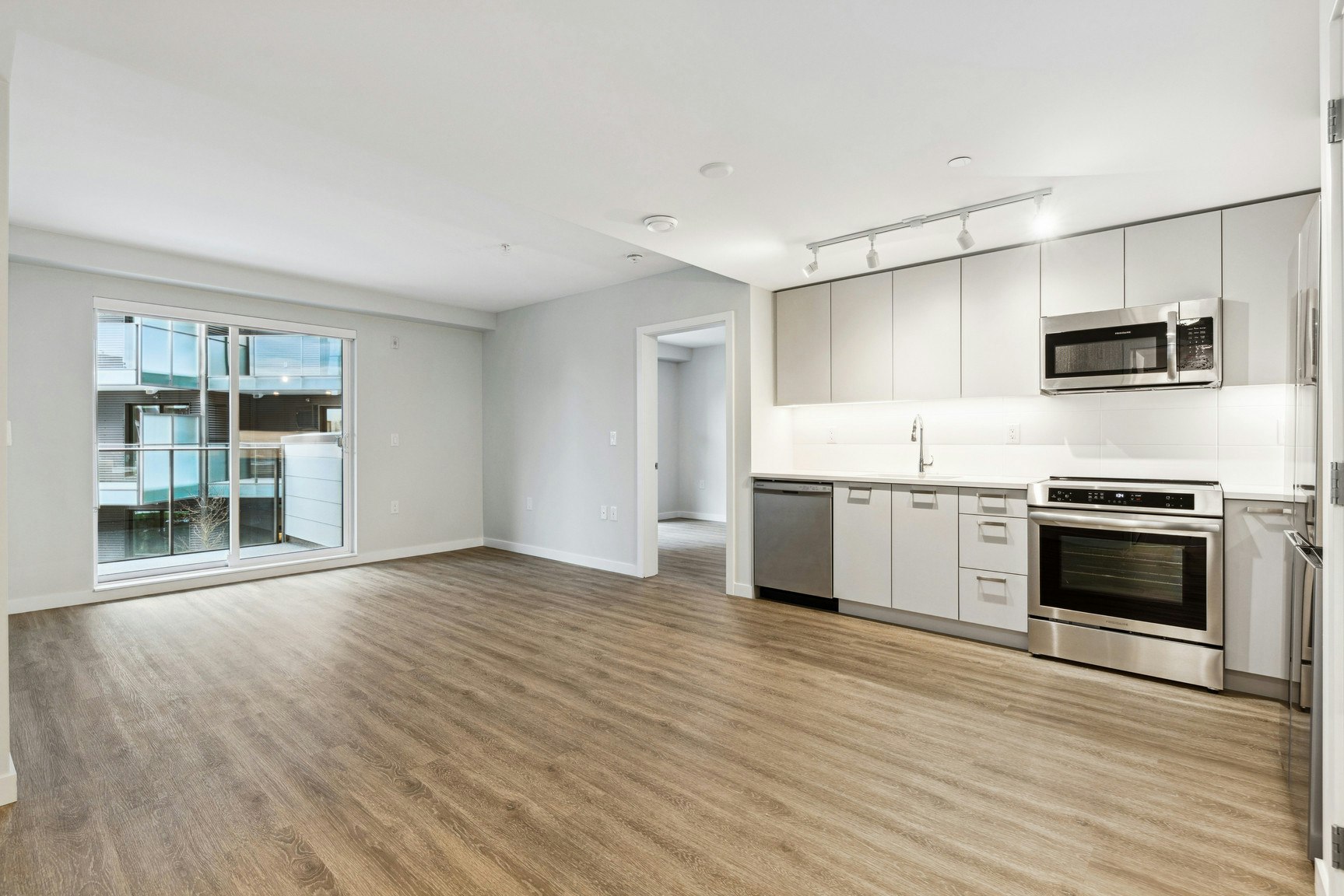 611-3435 Sawmill Crescent, Vancouver, BC, V5S 0K6 - 3