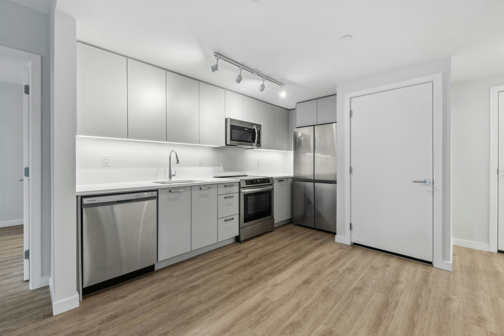 616-3435 Sawmill Crescent, Vancouver, BC, V5S 0K6 - 2
