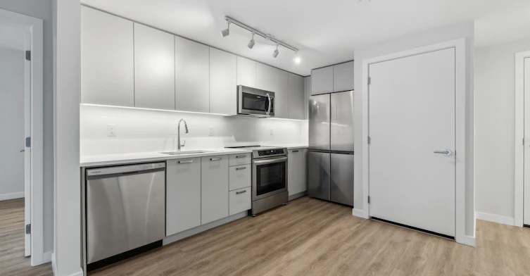 616-3435 Sawmill Crescent, Vancouver, BC, V5S 0K6 - 2
