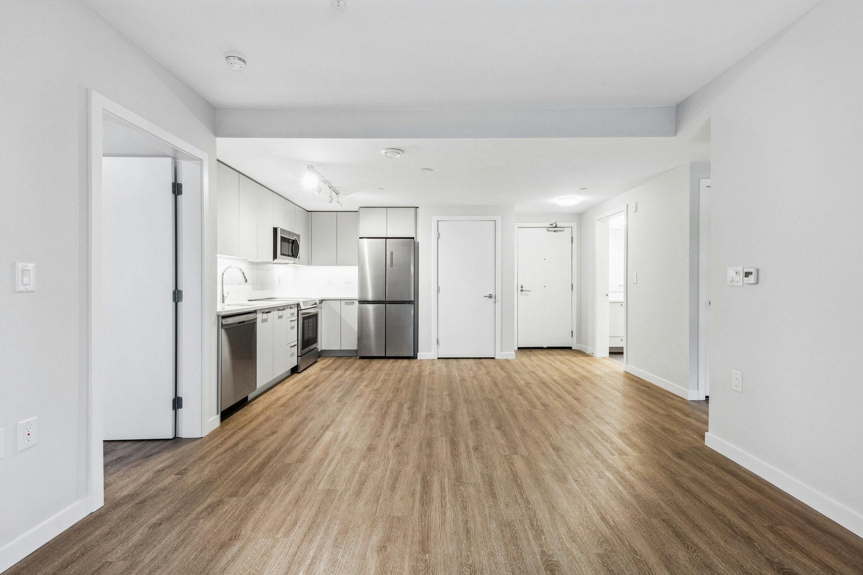 611-3435 Sawmill Crescent, Vancouver, BC, V5S 0K6 - 2