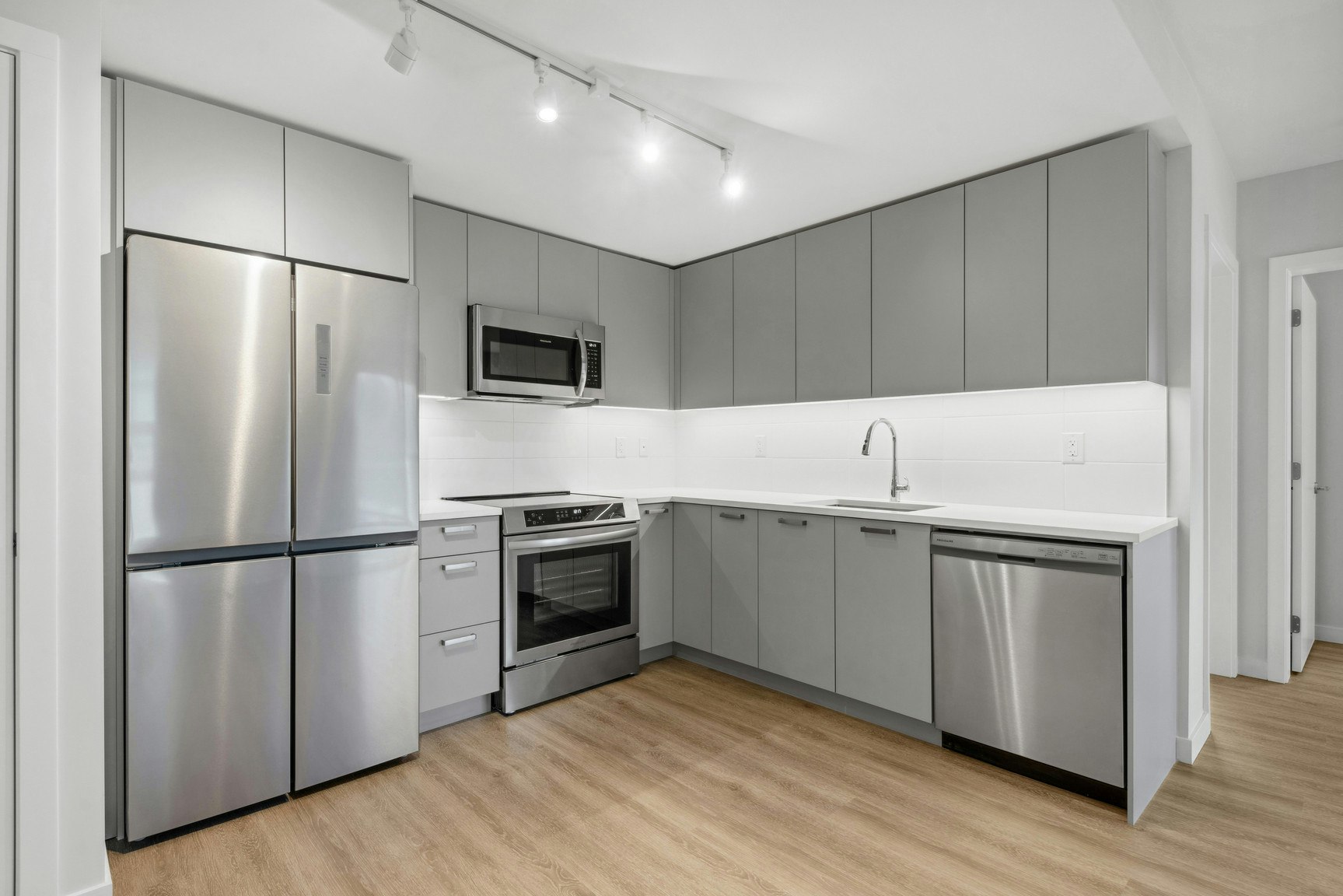 3435 Sawmill Crescent, Vancouver, BC, V5S 0K6 - 2