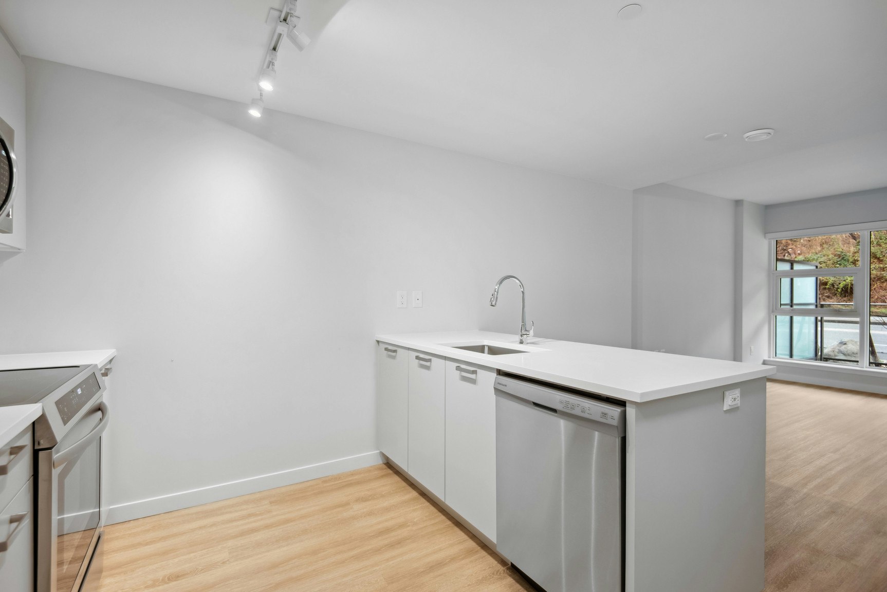 3441SC-3435 Sawmill Crescent, Vancouver, BC, V5S 0K6 - 5