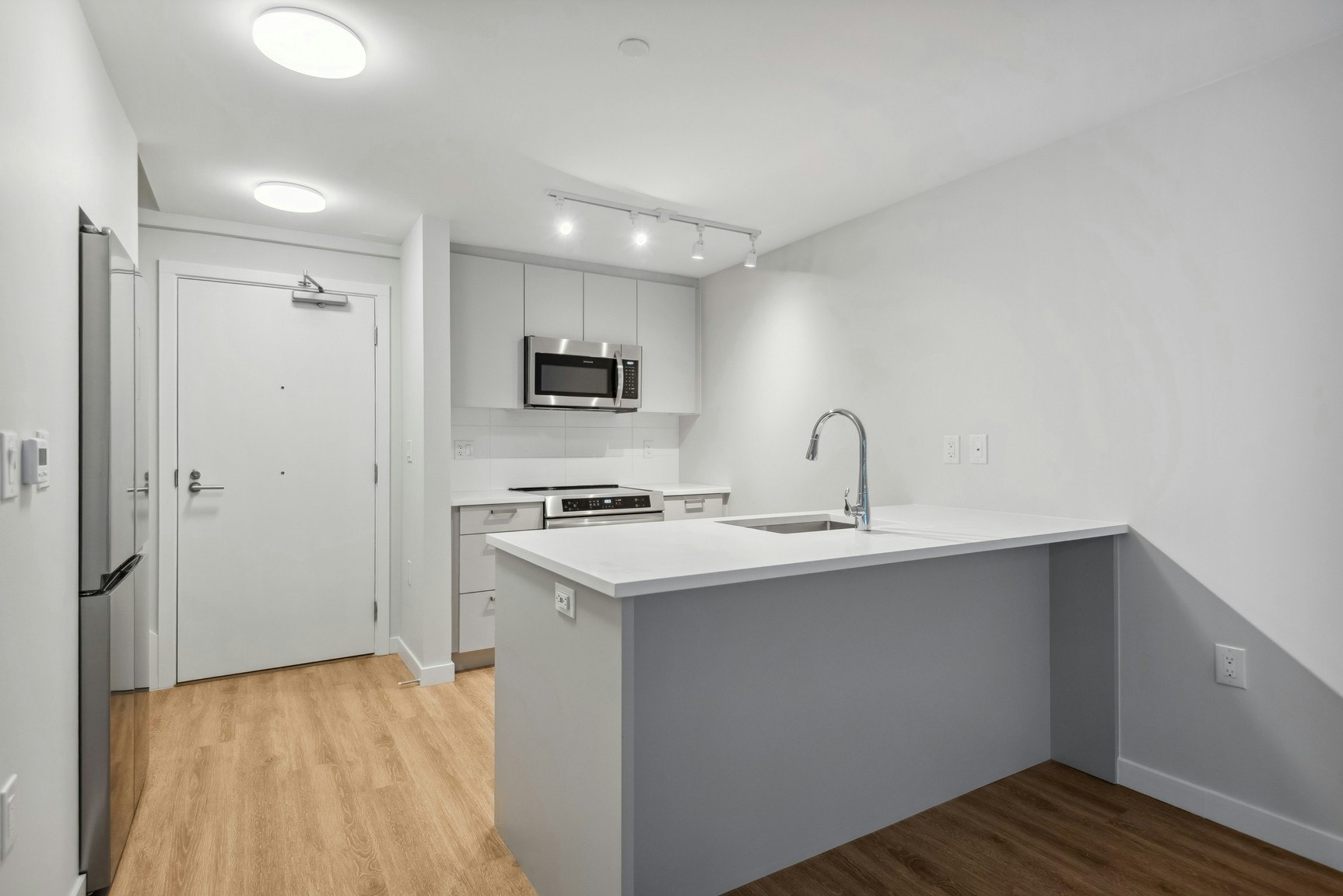 3441SC-3435 Sawmill Crescent, Vancouver, BC, V5S 0K6 - 2