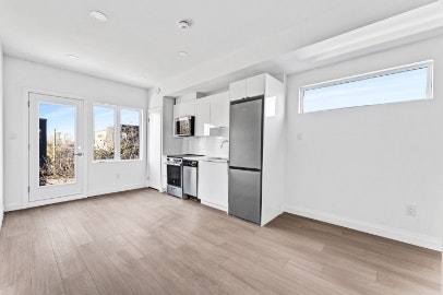 202-368 Tweedsmuir Avenue, Ottawa, ON, K1Z 5N4 - 2