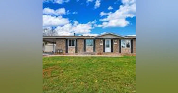 A-2 Folkstone Court, Ottawa, ON, K1B 4J9
