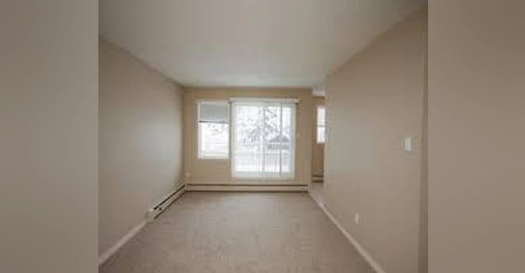 102-10521 84 Avenue, Grande Prairie, AB, T8V 7G4 - 4