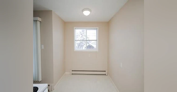 103-10521 84 Avenue, Grande Prairie, AB, T8V 7G4 - 3