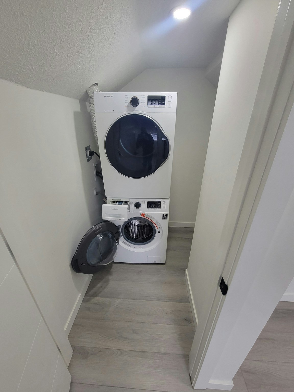 17931 60 Street Northwest, Edmonton, AB, T5Y 3W9 - 7