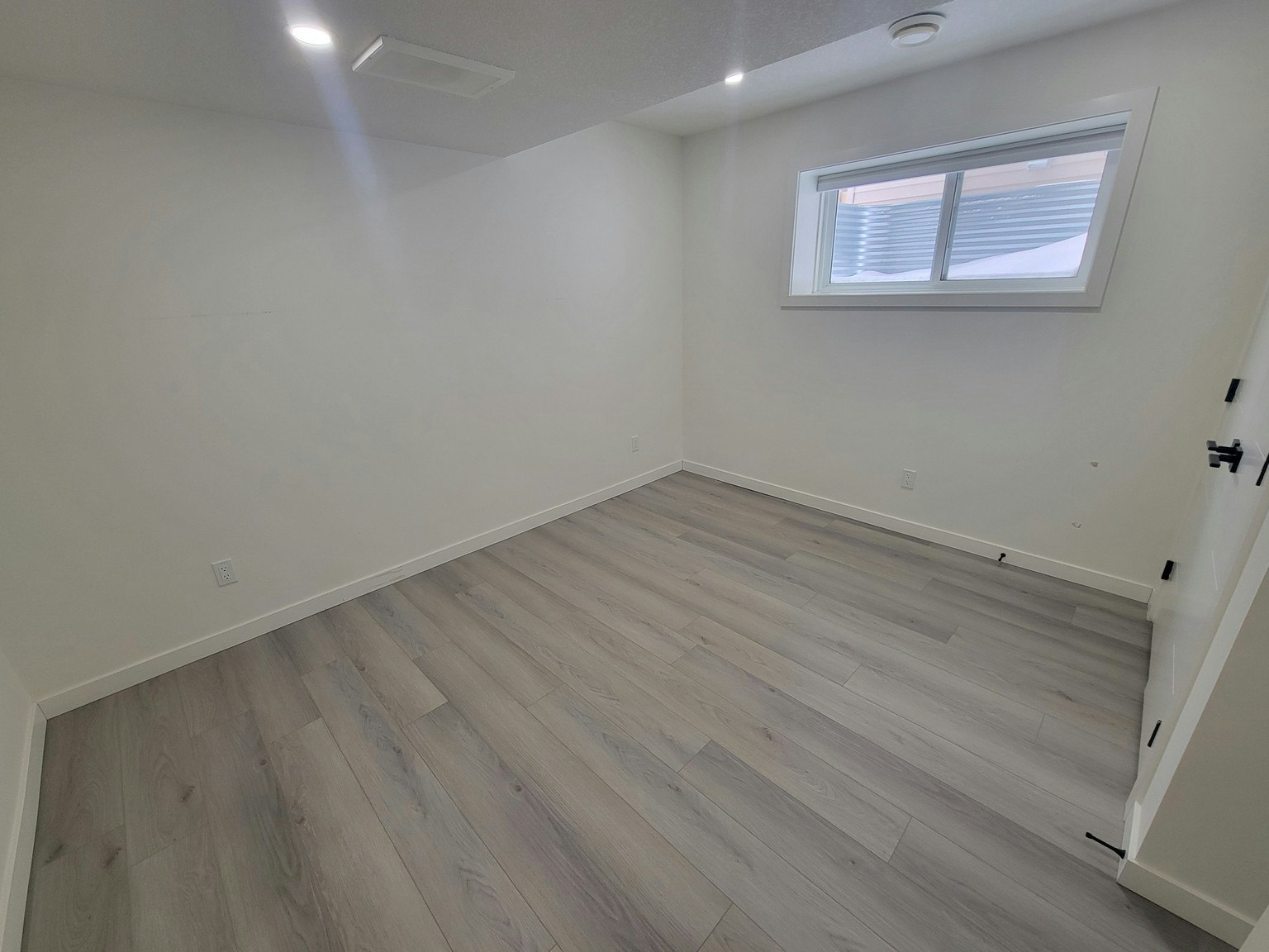 17931 60 Street Northwest, Edmonton, AB, T5Y 3W9 - 5