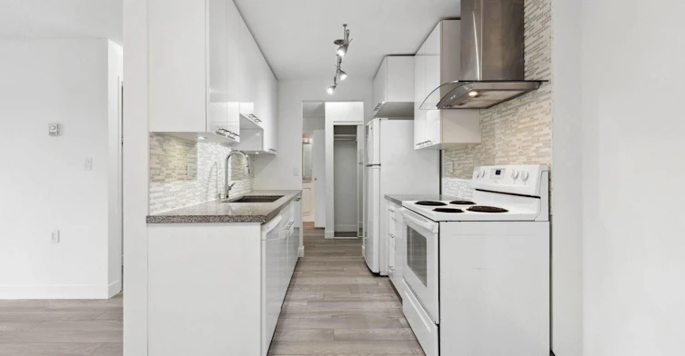 220-1045 Haro Street, Vancouver, BC, V6E 3Z8 - 4