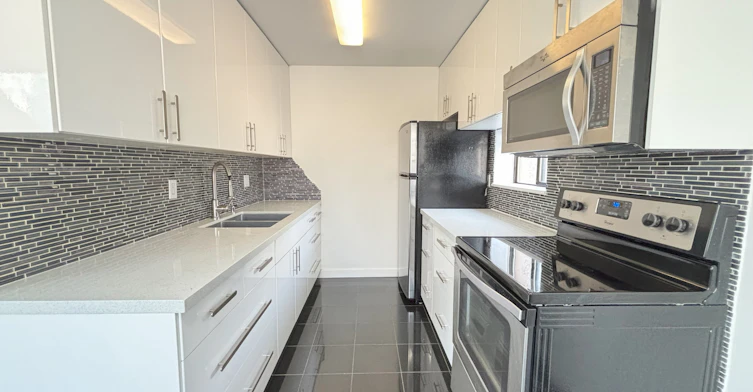 405-1045 Haro Street, Vancouver, BC, V6E 3Z8 - 3