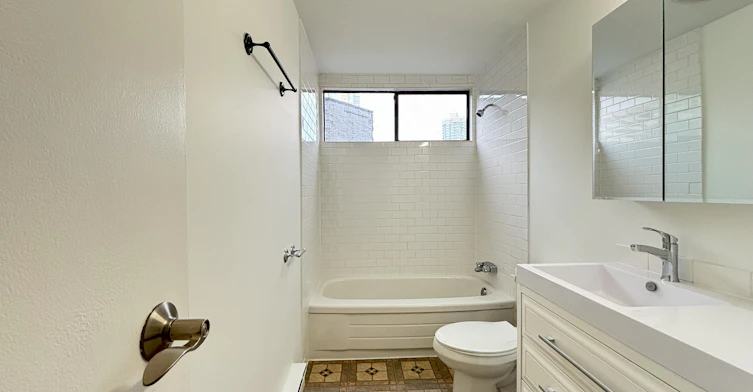 215-1045 Haro Street, Vancouver, BC, V6E 3Z8 - 11