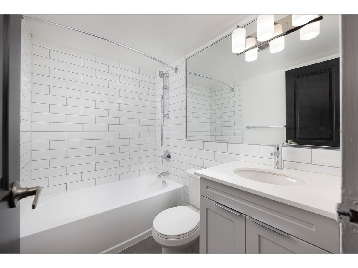 0501-3122 Hurontario Street, Mississauga, ON, L5B 1N8 - 6