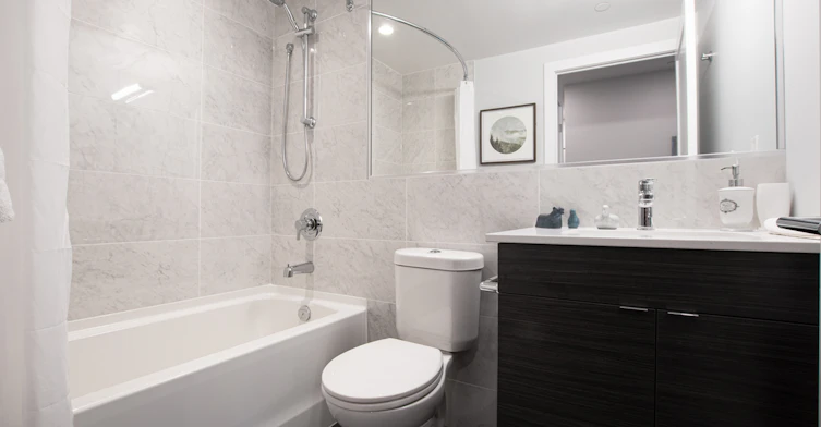 0201-2475 Hurontario Street, Mississauga, ON, L5A 0A9 - 6