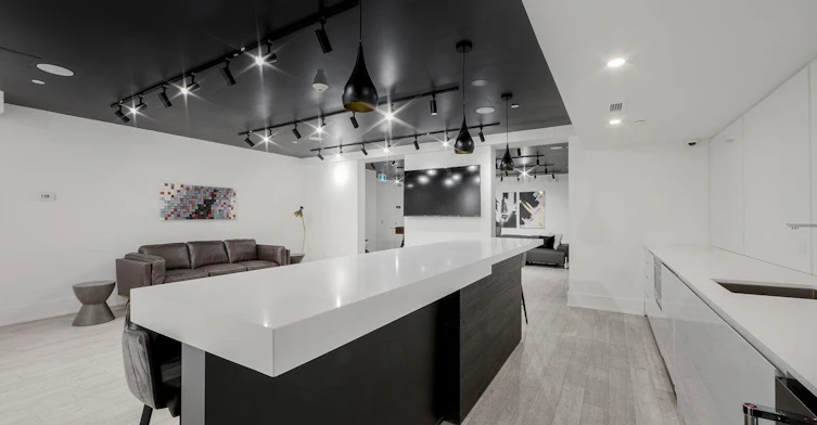 0201-2475 Hurontario Street, Mississauga, ON, L5A 0A9 - 21