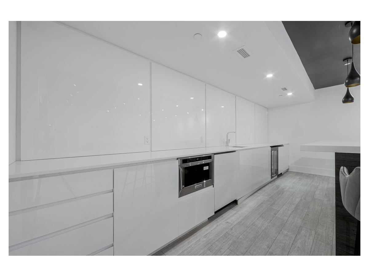 0201-2475 Hurontario Street, Mississauga, ON, L5A 0A9 - 18