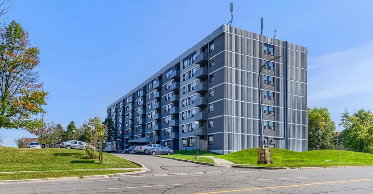 145-602-147 Wellington Street, Aurora, ON, L4G 3L9 - 2