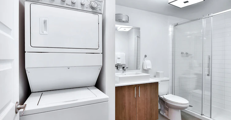 1255 De Bullion Rue, Montréal, QC, H2X 0B9 - 9
