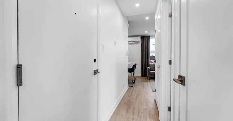 101-887 Somerset Street West, Ottawa, ON, K1R 6R6 - 5