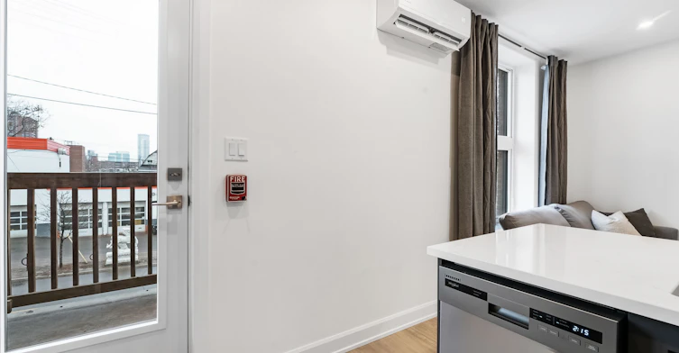 101-887 Somerset Street West, Ottawa, ON, K1R 6R6 - 13