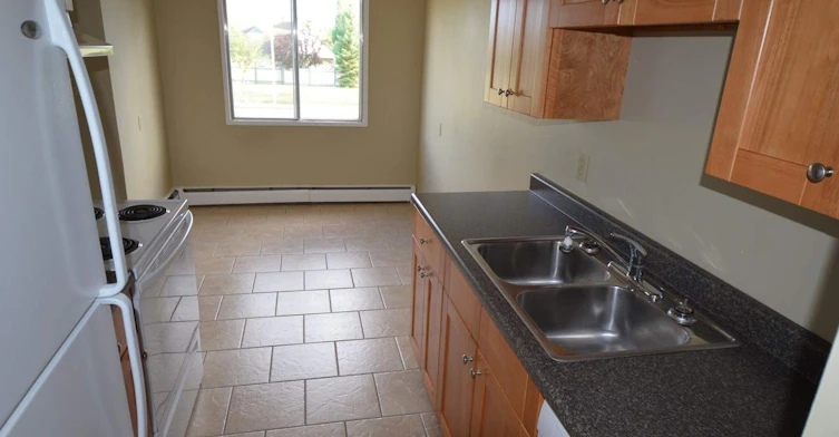 9140 144 Avenue, Edmonton, AB, T5E 5V5 - 14