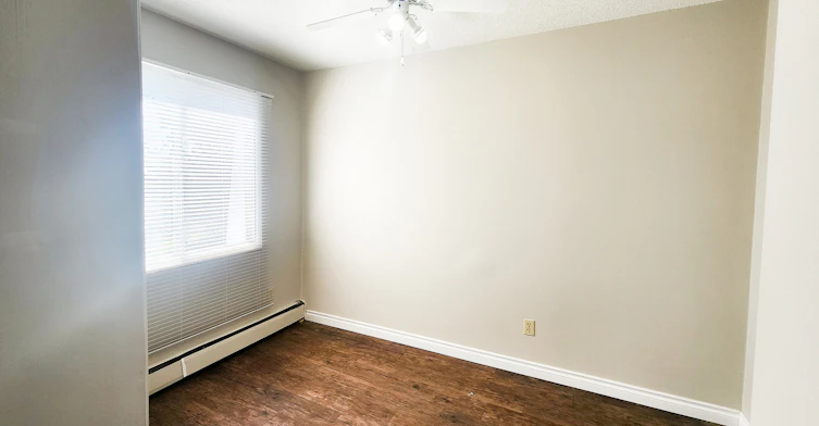 9140 144 Avenue, Edmonton, AB, T5E 5V5 - 8