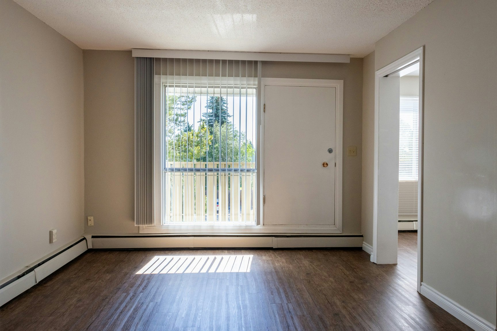 9140 144 Avenue, Edmonton, AB, T5E 5V5 - 2