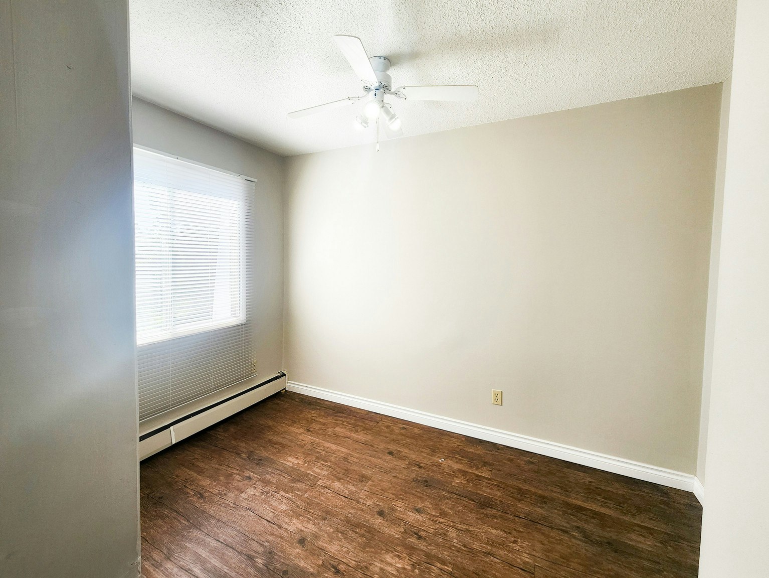 9140 144 Avenue, Edmonton, AB, T5E 5V5 - 8