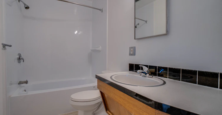 10005 154 Street, Edmonton, AB, T5P 2H1 - 11