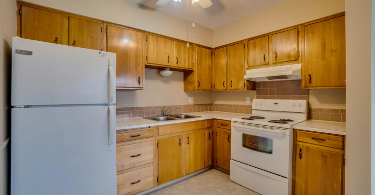 10005 154 Street, Edmonton, AB, T5P 2H1 - 8