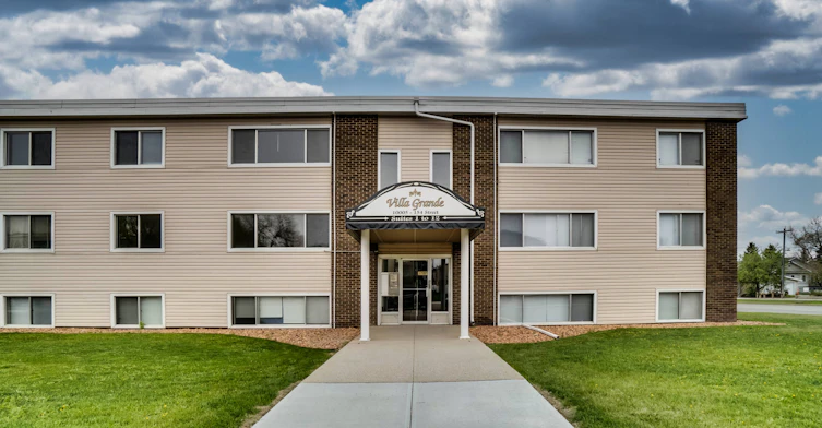 10005 154 Street, Edmonton, AB, T5P 2H1 - 2