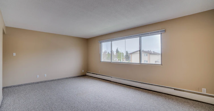 10005 154 Street, Edmonton, AB, T5P 2H1 - 5