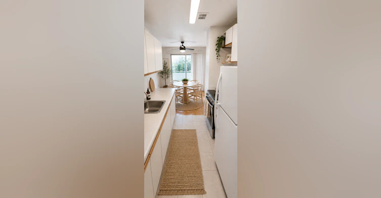 302-192 Churchill Road South, Halton Hills, ON, L7J 2J5 - 2
