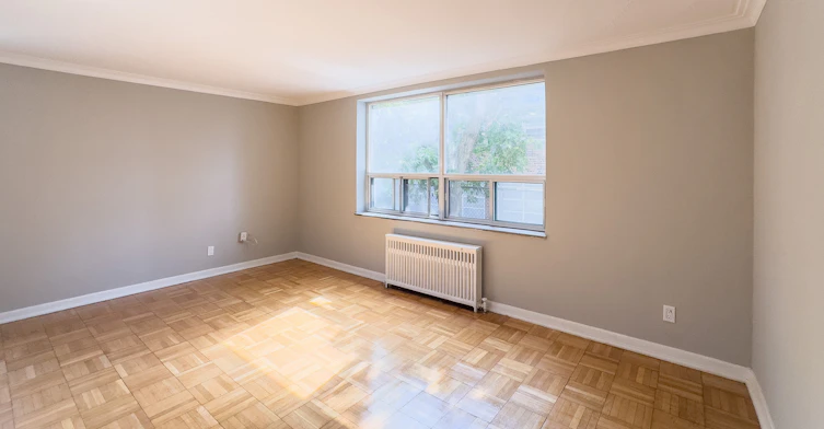 308-1675 Eglinton Avenue West, Toronto, ON, M6E 2H4 - 2
