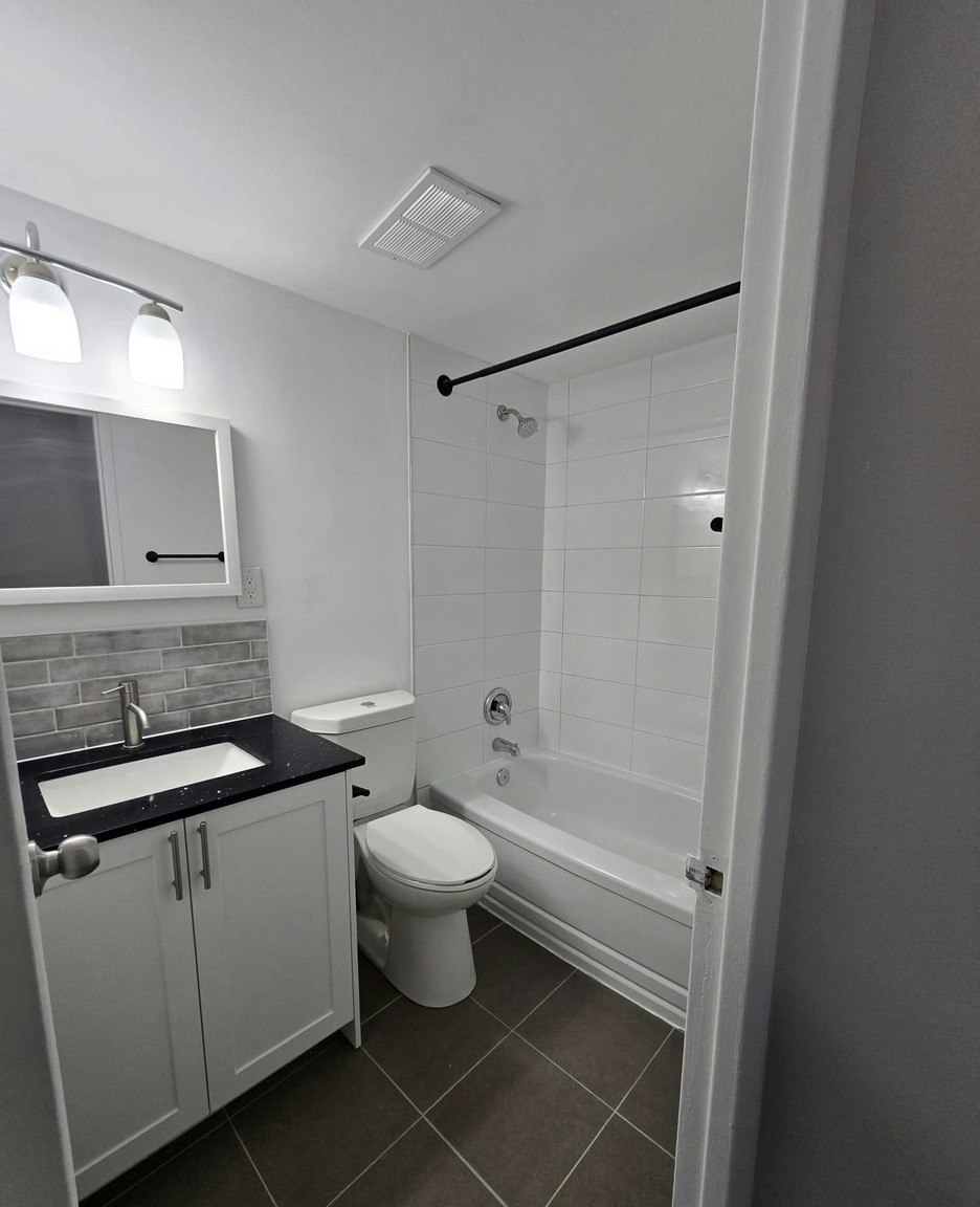 808-2185 Lawrence Avenue East, Toronto, ON, M1P 2P6 - 2