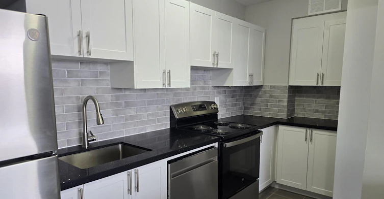 704-2185 Lawrence Avenue East, Toronto, ON, M1P 2P6 - 2
