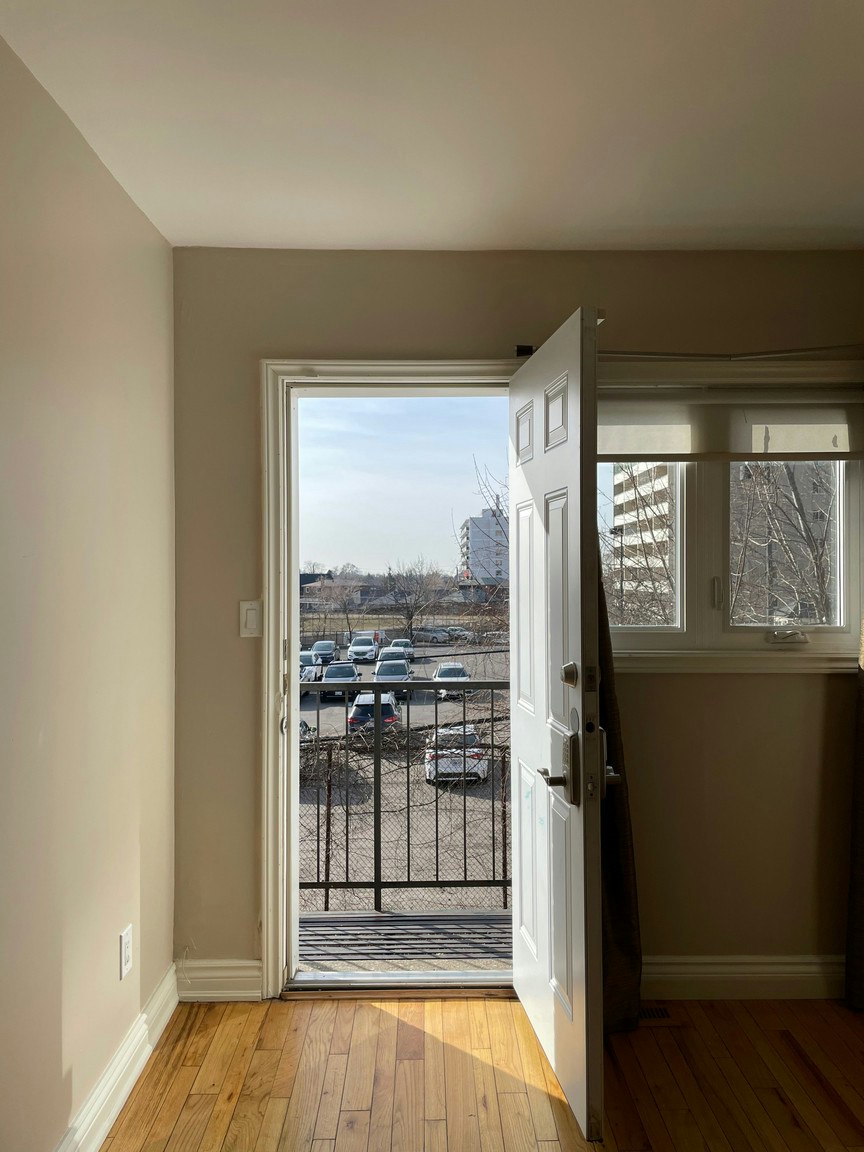 1731-1729 Eglinton Avenue West, Toronto, ON, M6E 2H4 - 7