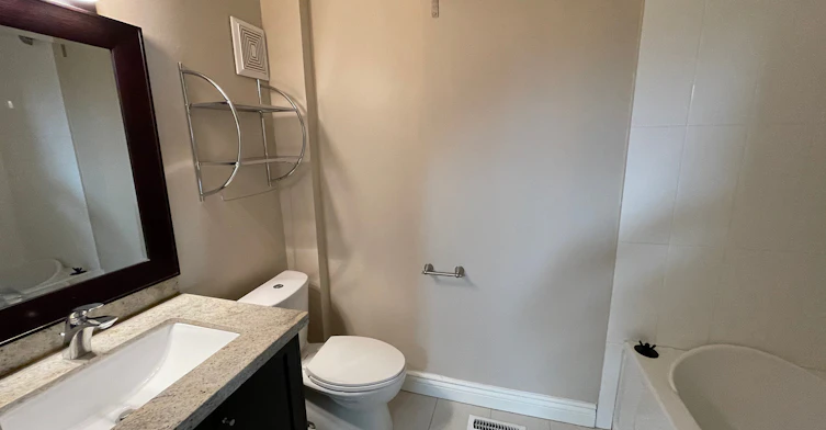 1731-1729 Eglinton Avenue West, Toronto, ON, M6E 2H4 - 5