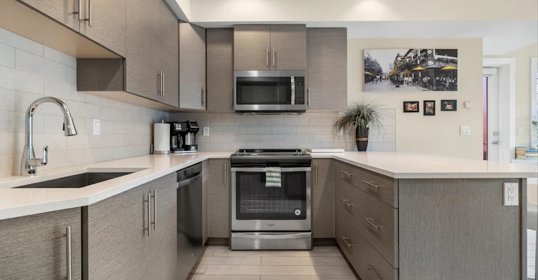 202-108 23 Avenue Southwest, Calgary, AB, T2S 0J1 - 2