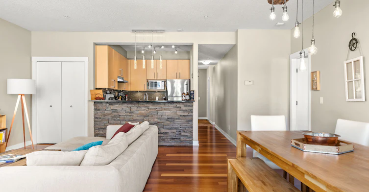 407-830 Centre Avenue Northeast, Calgary, AB, T2E 9C3 - 4
