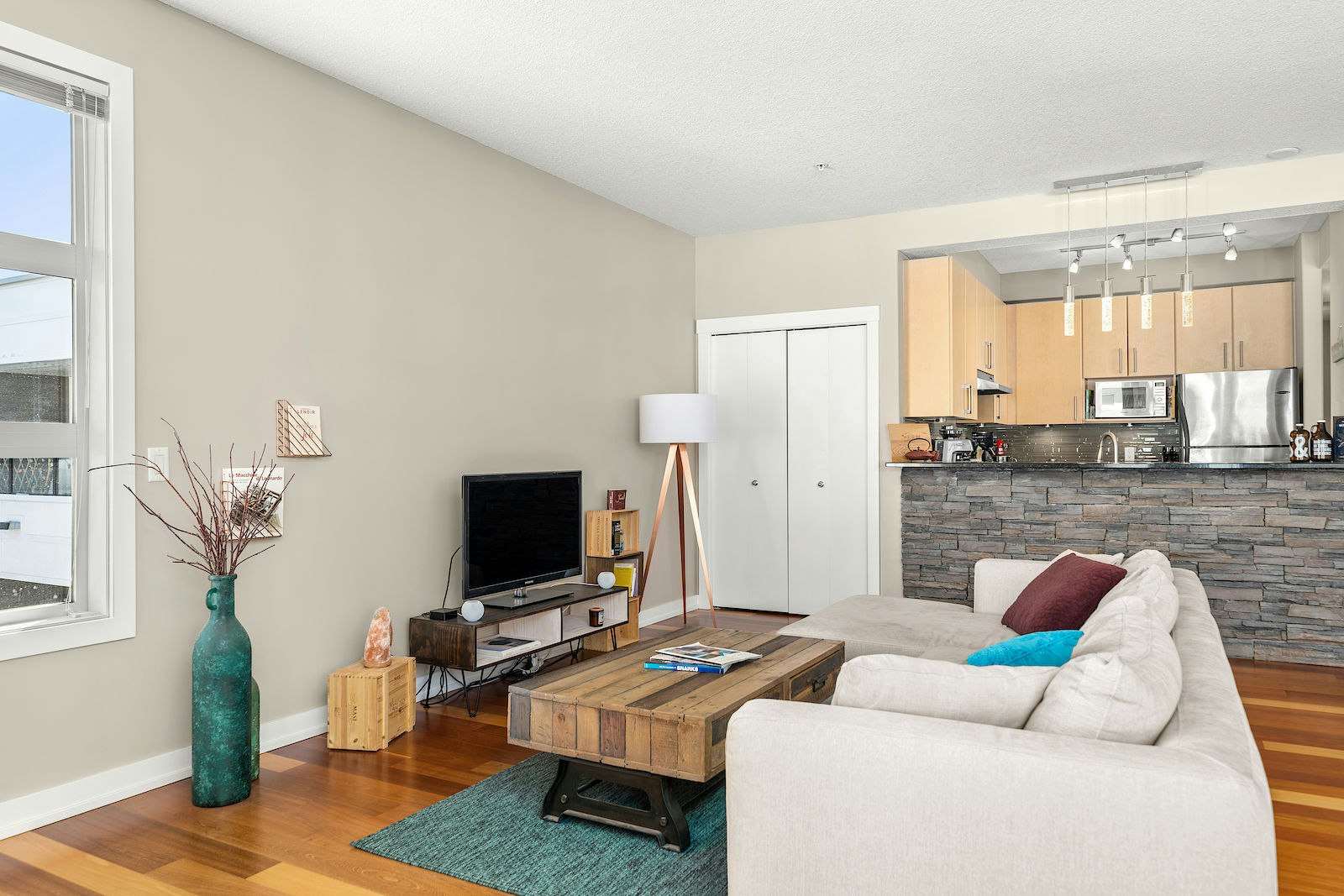 407-830 Centre Avenue Northeast, Calgary, AB, T2E 9C3 - 7