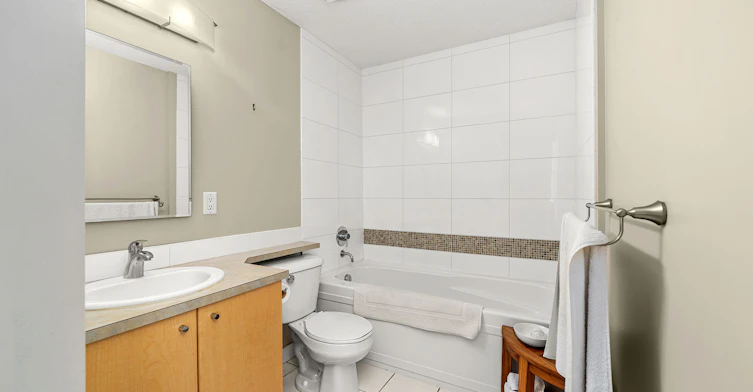 407-830 Centre Avenue Northeast, Calgary, AB, T2E 9C3 - 13