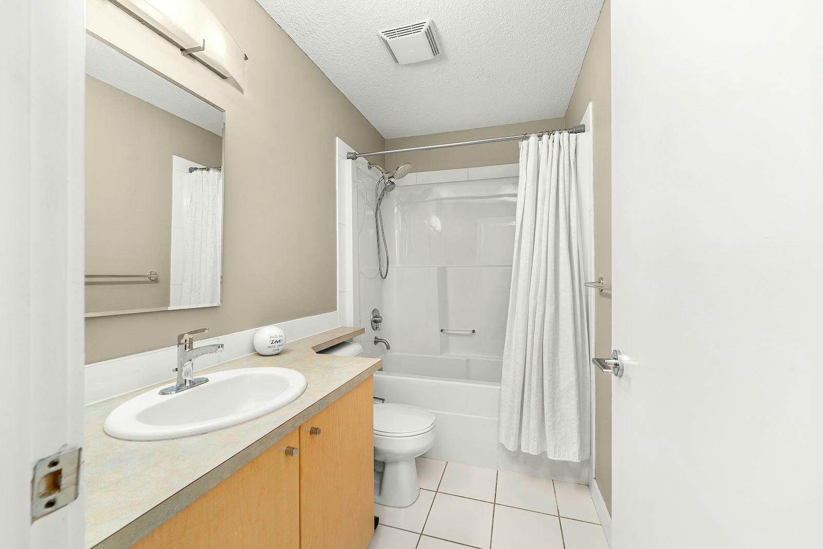 407-830 Centre Avenue Northeast, Calgary, AB, T2E 9C3 - 16