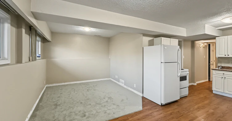 6425B-6425 35 Avenue Northwest, Calgary, AB, T3B 1S5 - 4
